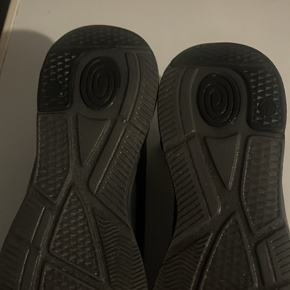 3/$10 Men’s Crane sneakers 10.5 - Picture 5 of 5